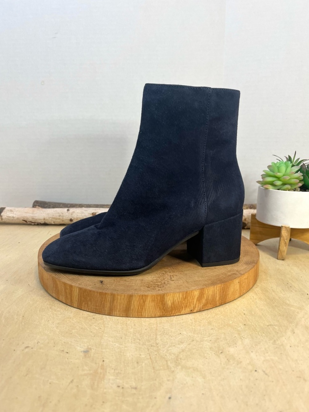 NEW Aquatalia Weatherproof Navy Suede Ankle Boots - Made in Italy - 8